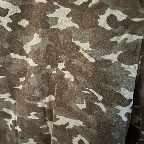 Lane Bryant Women’s Camouflage Pants tapered leg Size 20 - Picture 2 of 6